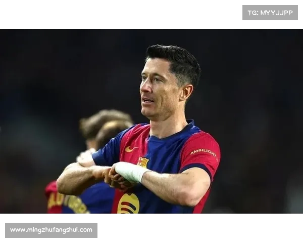 巴萨双星闪耀欧冠赛场 莱万再续射手传奇书写新辉煌 巴萨双星闪耀欧冠赛场 莱万再续射手传奇书写新辉煌