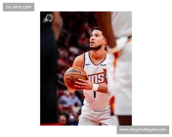 德文·布克：不断突破自我追求卓越的篮球之路