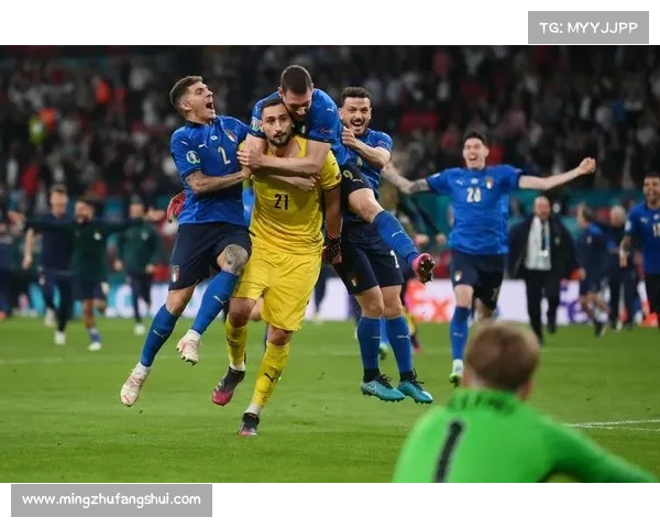 意大利点球战险胜英格兰 捧起欧洲冠军